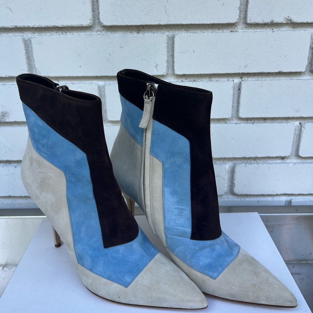 SALE Fall Manolo Blahnik Layevitch Booties